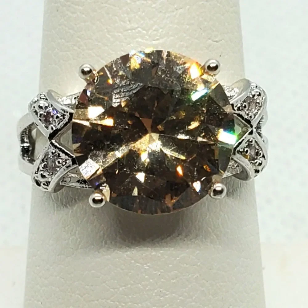 Sterling Silver Yellow Stone Ring (7.5)